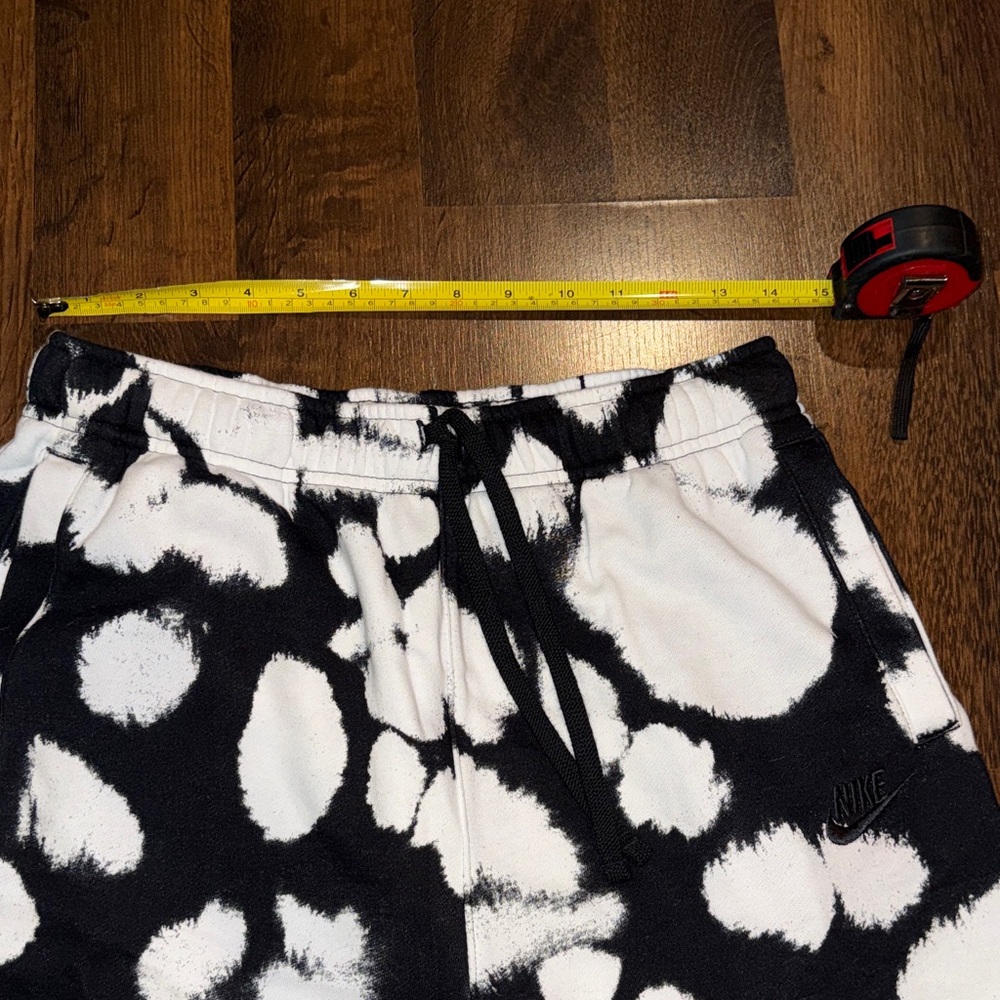 Nike Kids Black & White Athletic Sweat Shorts (size XL+) - Picture 8 of 8